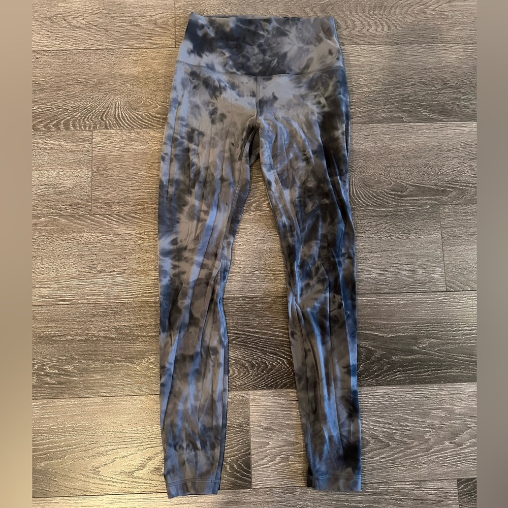 Lululemon Women’s Tie-Dye Leggings in Black and Gray